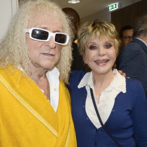 Michel Polnareff en backstage avec Sophie Darel lors de son concert à l'AccorHotels Arena de Paris le 11 mai 2016.