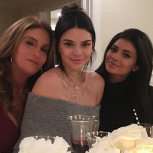 Caitlyn, Kendall et Kylie Jenner se retrouvent pour fêter Thanksgiving. Photo postée sur Instagram le 24 novembre 2016.