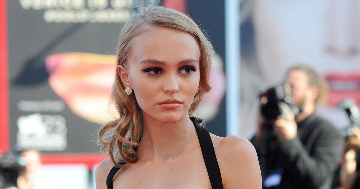 Lily Rose Depp Tapis Rouge Du Film Planetarium Lors Du 73e Festival Du Film De Venise La