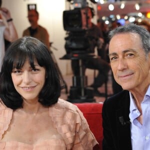 Archives - Lio et Alain Chamfort - Enregistrement de l'émission "Vivement Dimanche". Le 25 avril 2012