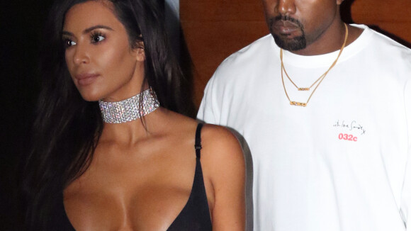 Kim Kardashian : Toujours au chevet de Kanye West, elle "l'aide à se nourrir"