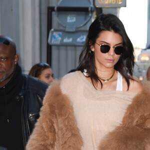 Kendall Jenner et Gigi Hadid quittent le magasin Gucci au 2, du Faubourg Saint-Honoré. Paris, le 28 novembre 2016.