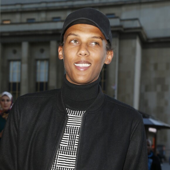 No Web No Chaines TV - Le chanteur Stromae - - Défilé de mode "Kenzo" collection prêt-à-porter Printemps-Eté 2017 lors de la Fashion Week de Paris à la Cité de l'architecture et du patrimoine au Trocadéro à Paris, France, le 4 octobre 2016. © Christophe Aubert via Bestimage  Celebs arriving the Kenzo show as part of the Paris Fashion Week Womenswear Spring/Summer 2017 at 'Cite de l'Architecture et du Patrimoine' in Paris, France, on October 4, 2016.04/10/2016 - Paris