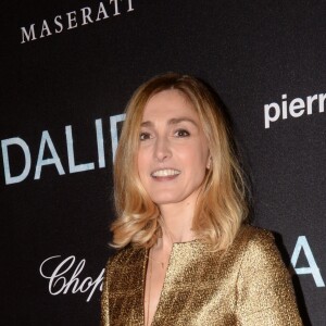 Julie Gayet à l'Avant première du film "Dalida" à L'Olympia, Paris le 30 novembre 2016. © Rachid Bellak/Bestimage