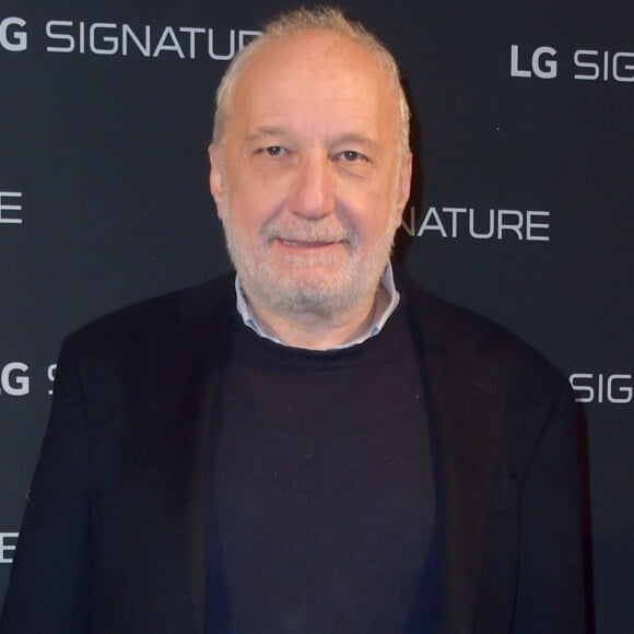 François Berléand - A travers la création d'une galerie d'art éphémère "The Art of Essence" en plein coeur du Paris du Design et des Arts, la marque LG dévoile sa ligne haute-couture LG Signature au Café Beaubourg et sur le parvis du Centre Georges Pompidou à Paris. Le 30 novembre 2016