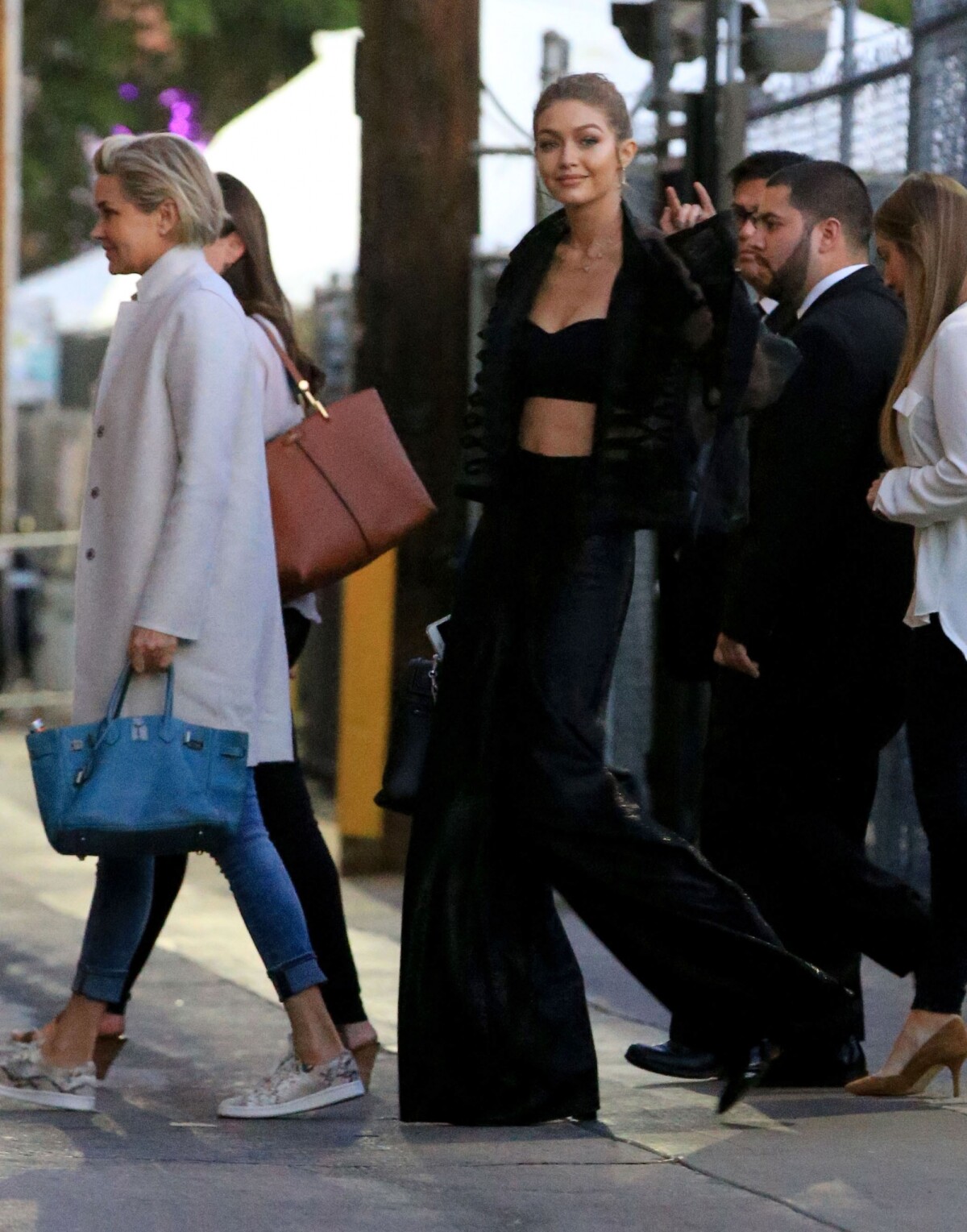 Photo : Gigi Hadid et sa mère Yolanda Foster à la sortie de l'émission ...
