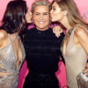 Yolanda Hadid entourée de ses filles Bella et Gigi au Victoria's Secret Fashion Show organisé au Grand Palais, à Paris, le 30 novembre 2016.