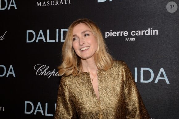 Julie Gayet - Avant-première du film "Dalida" à L'Olympia, Paris le 30 novembre 2016. © Rachid Bellak/Bestimage