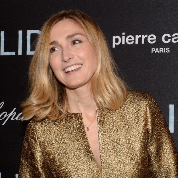 Julie Gayet - Avant-première du film "Dalida" à L'Olympia, Paris le 30 novembre 2016. © Rachid Bellak/Bestimage