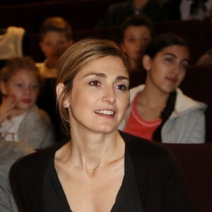 Exclusif - L'actrice Julie Gayet, présidente du jury de la 13ème édition du "Festival des 6 Trouilles" du film de court-métrage d'horreur et de fantastique de Libourne, a visionné tous les films en compétition avec son jury, établi le palmarès, et remis le prix de la Citrouille d'Or au meilleur court-métrage. Ces derniers ont la particularité d'être tous réalisé et joué par des lycéens du grand Sud-Ouest. Le 26 Novembre 2016 à Libourne. © Patrick Bernard / Bestimage