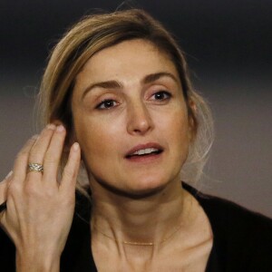 Exclusif - L'actrice Julie Gayet, présidente du jury de la 13ème édition du "Festival des 6 Trouilles" du film de court-métrage d'horreur et de fantastique de Libourne, a visionné tous les films en compétition avec son jury, établi le palmarès, et remis le prix de la Citrouille d'Or au meilleur court-métrage. Ces derniers ont la particularité d'être tous réalisé et joué par des lycéens du grand Sud-Ouest. Le 26 Novembre 2016 à Libourne. © Patrick Bernard / Bestimage