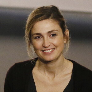 Exclusif - L'actrice Julie Gayet, présidente du jury de la 13ème édition du "Festival des 6 Trouilles" du film de court-métrage d'horreur et de fantastique de Libourne, a visionné tous les films en compétition avec son jury, établi le palmarès, et remis le prix de la Citrouille d'Or au meilleur court-métrage. Ces derniers ont la particularité d'être tous réalisé et joué par des lycéens du grand Sud-Ouest. Le 26 Novembre 2016 à Libourne. © Patrick Bernard / Bestimage