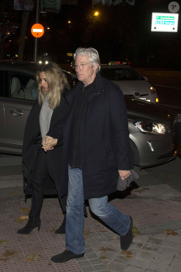 Richard Gere et sa compagne Alejandra Silva assistent aux funérailles de la comtesse de Montarco, Charo Palacios à Madrid. Le 1er décembre 2016.