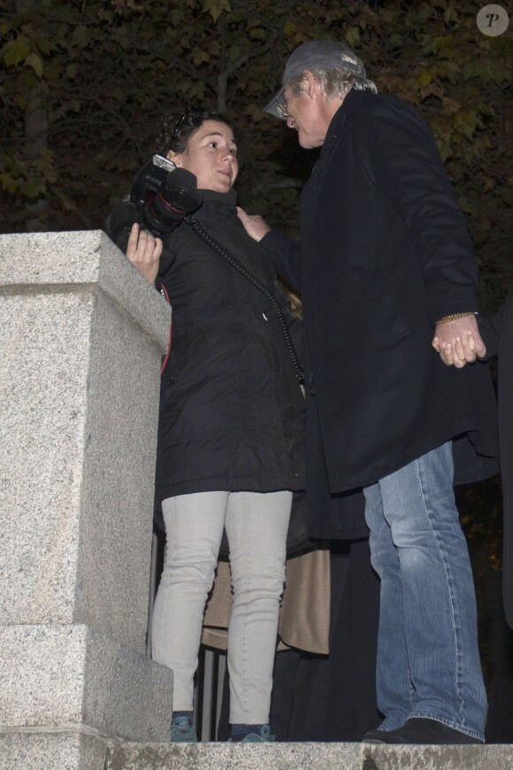 Richard Gere et sa compagne Alejandra Silva assistent aux funérailles de la comtesse de Montarco, Charo Palacios à Madrid. Le 1er décembre 2016.