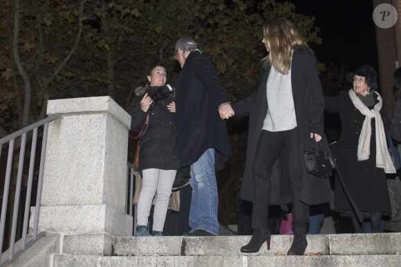 Richard Gere et sa compagne Alejandra Silva assistent aux funérailles de la comtesse de Montarco, Charo Palacios à Madrid. Le 1er décembre 2016.