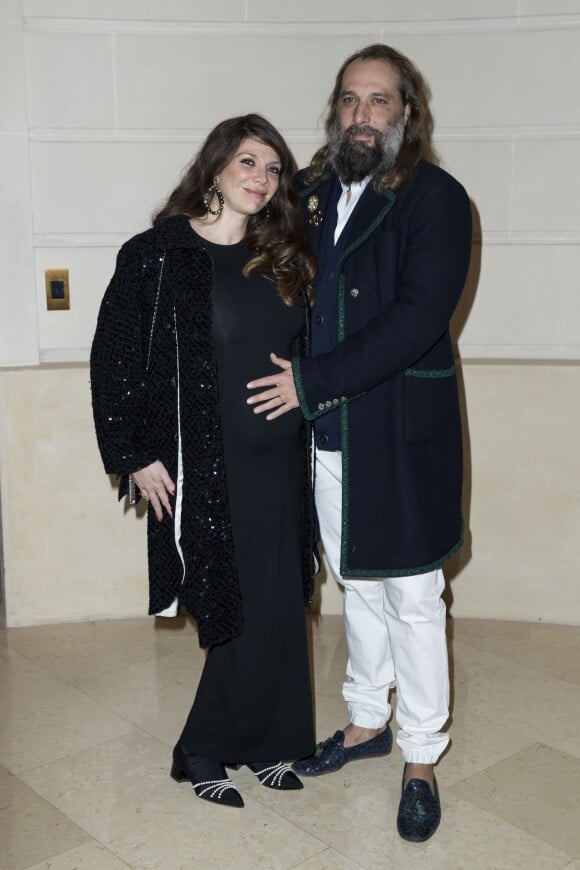 Sébastien Tellier et sa femme Amandine de la Richardière, enceinte - Défilé Chanel Métiers d'Art 2016-2017 au Ritz à Paris, le 6 décembre 2016. © Olivier Borde/Bestimage