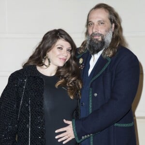 Sébastien Tellier et sa femme Amandine de la Richardière, enceinte - Défilé Chanel Métiers d'Art 2016-2017 au Ritz à Paris, le 6 décembre 2016. © Olivier Borde/Bestimage