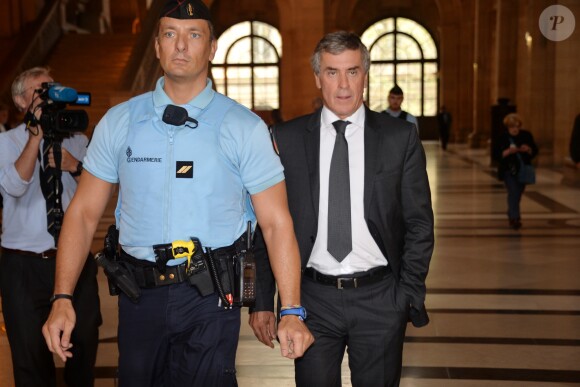 Semi Exclusif - Jérôme Cahuzac est de retour au palais de justice de Paris après la pause déjeuner le 15 septembre 2016.