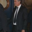 Jérôme Cahuzac quitte le tribunal à l'issue de son procès dans l'affaire de son compte caché à l'étranger à Paris le 8 décembre 2016. L'ancien ministre délégué au Budget a été condamné à trois ans de prison ferme.