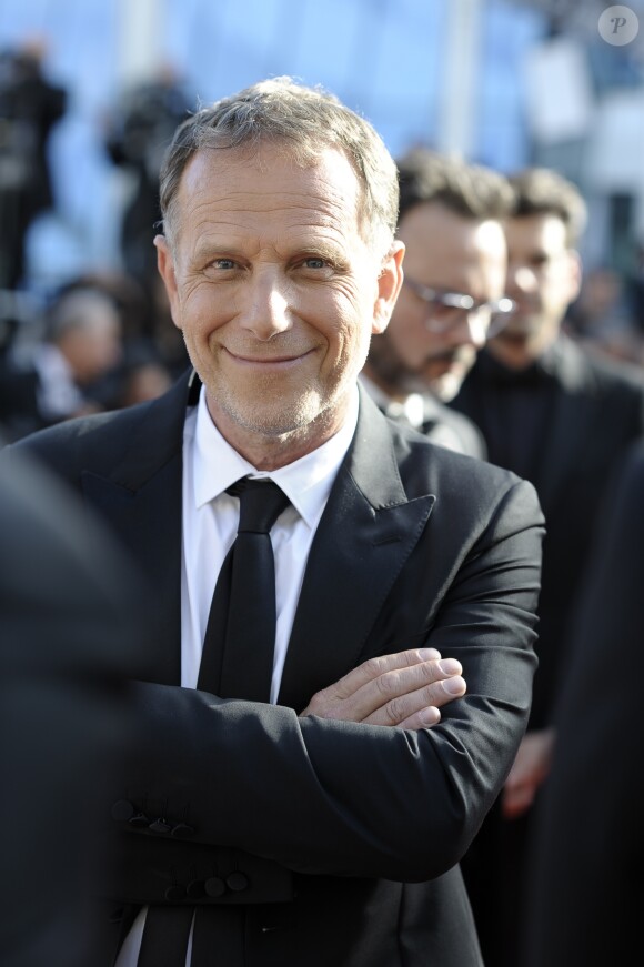 Charles Berling (habillé en Lanvin) - Arrivées à la montée des marches du film "Elle" lors du 69ème Festival International du Film de Cannes. Le 21 mai 2016.