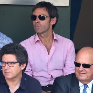 David Pujadas dans les tribunes lors de la demi-finale des Internationaux de tennis de Roland-Garros à Paris, le 5 juin 2015.