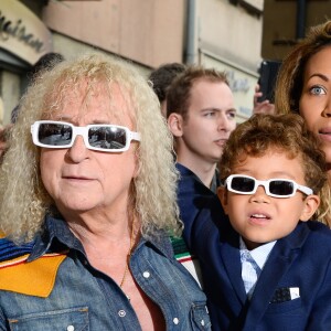 Michel Polnareff, sa compagne Danyellah et leur fils Louka lors de la deuxième étape de la 103ème édition de la course cycliste du tour de France le 3 Juillet 2016, entre Saint-Lo et Cherbourg-en-Cotentin, en Normandie. © Coadic Guirec / Bestimage