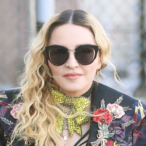 Madonna a choisi un look coloré pour assister au Billboard Women Music 2016 à New York le 9 décembre 2016.