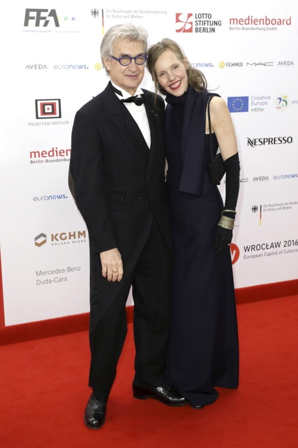 Wim Wenders et sa femme Donata - Photocall de la cérémonie de remise des prix "European Film Award (EFA) à Wroclaw (Pologne). Le 10 décembre 2016