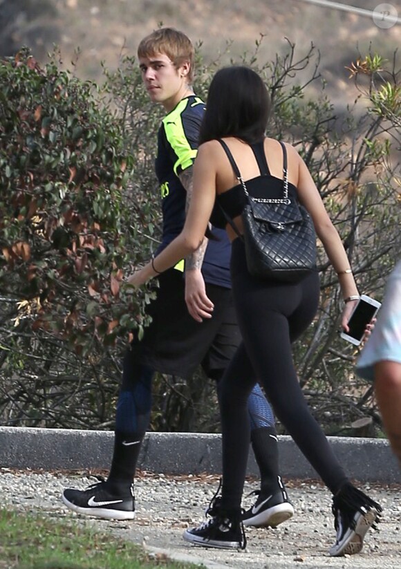 Justin Bieber est allé faire du jogging avec une jolie inconnue sur les hauteurs de Los Angeles, le 12 décembre 2016