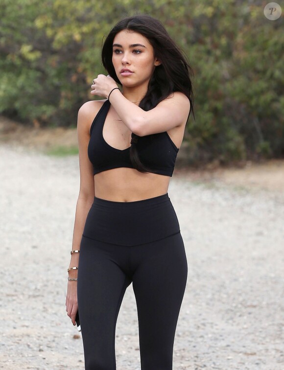 Justin Bieber est allé faire du jogging avec une jolie inconnue sur les hauteurs de Los Angeles, le 12 décembre 2016