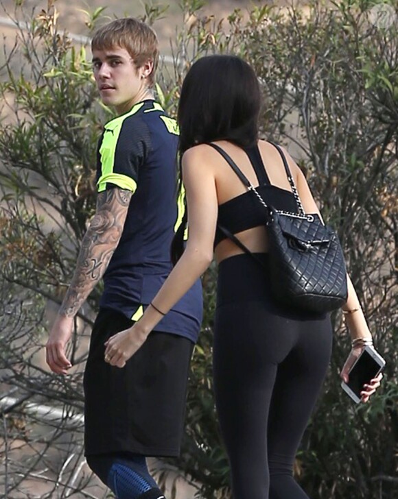 Justin Bieber est allé faire du jogging avec une jolie inconnue sur les hauteurs de Los Angeles, le 12 décembre 2016