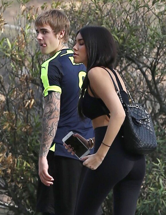Justin Bieber est allé faire du jogging avec une jolie inconnue sur les hauteurs de Los Angeles, le 12 décembre 2016