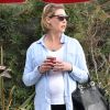 Katherine Heigl enceinte discute avec son mari Josh Kelley à la sortie d'un valet parking à Los Angeles, le 29 octobre 2016