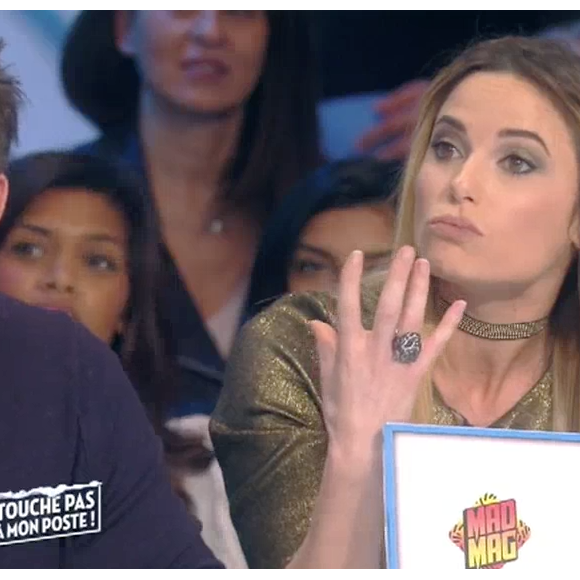 Capucine Anav dézingue le "Mad Mag" dans "Touche pas à mon poste" sur C8. Le 13 décembre 2016.