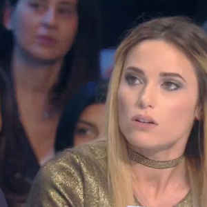 Capucine Anav dézingue le "Mad Mag" dans "Touche pas à mon poste" sur C8. Le 13 décembre 2016.