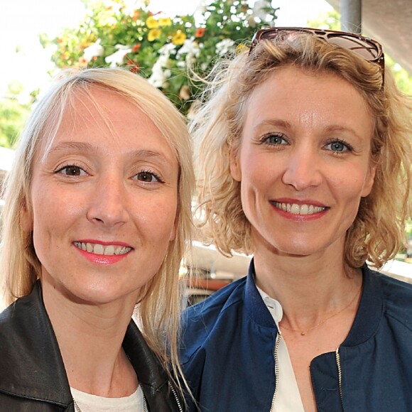 Audrey Lamy et sa soeur et Alexandra Lamy - Jour 8 - People au Village lors des Internationaux de France de tennis de Roland Garros le 2 juin 2013