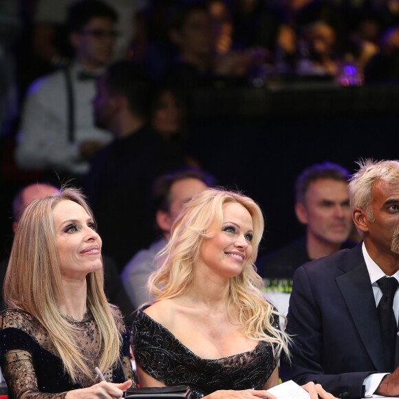 Jean-Marc Généreux, Tonya Kinzinger, Pamela Anderson (présidente du jury), Satya Oblette (Satya Oblet), Michel De Maegd  lors de la finale de la 13ème édition Top Model Belgium 2017 au Lido à Paris le 18 Décembre 2016. © Marc Ausset-Lacroix /Bestimage
