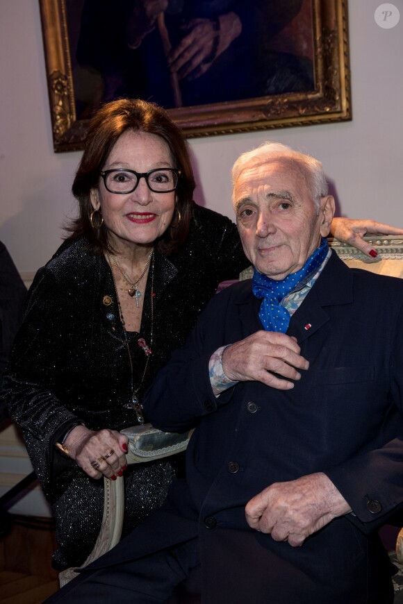 Nana Mouskouri et Charles Aznavour  à la Cérémonie de remise du prix Nikos Gatsos 2016, attribué à Charles Aznavour à l'ambassade de Grèce à Paris le 19 décembre 2016. © Cyril Moreau/Bestimage