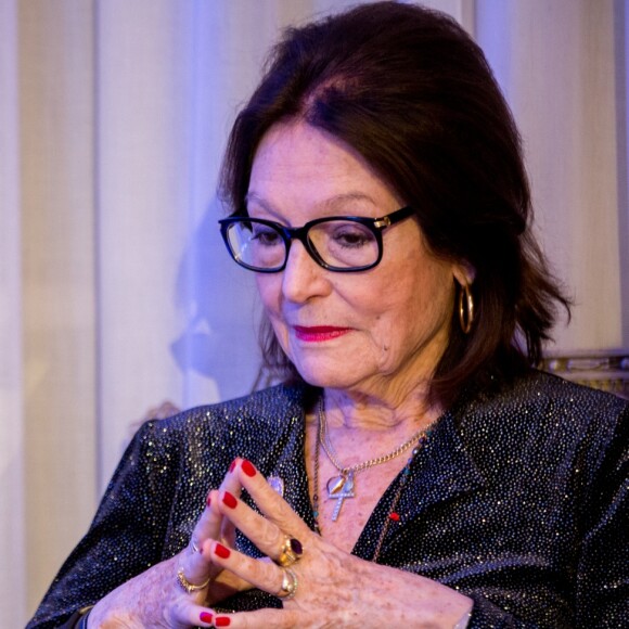 Nana Mouskouri à la Cérémonie de remise du prix Nikos Gatsos 2016, attribué à Charles Aznavour à l'ambassade de Grèce à Paris le 19 décembre 2016. © Cyril Moreau/Bestimage