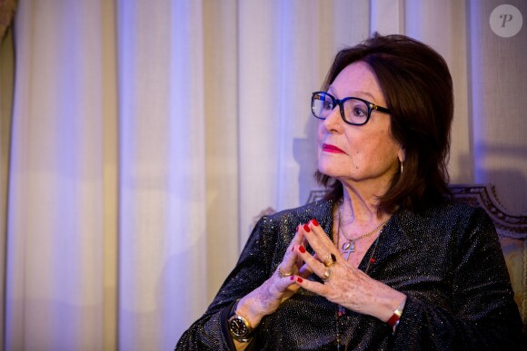 Nana Mouskouri à la Cérémonie de remise du prix Nikos Gatsos 2016, attribué à Charles Aznavour à l'ambassade de Grèce à Paris le 19 décembre 2016. © Cyril Moreau/Bestimage