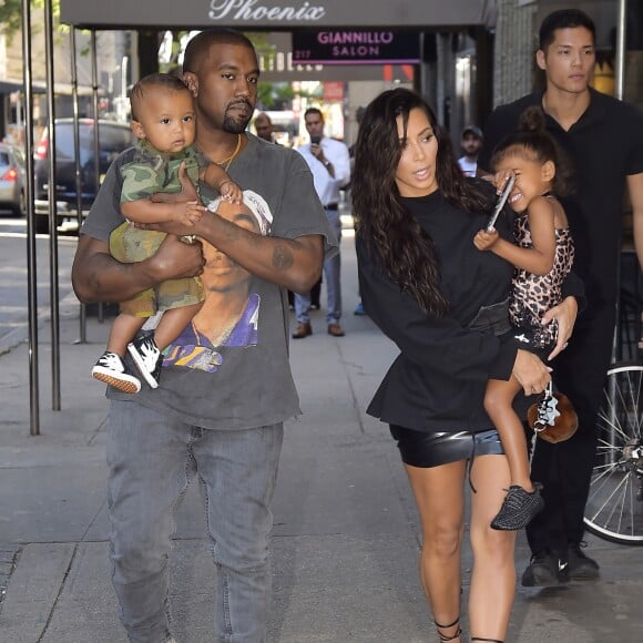 Kim Kardashian, Kanye West et leurs enfants North et Saint à New York, le 29 août 2016.