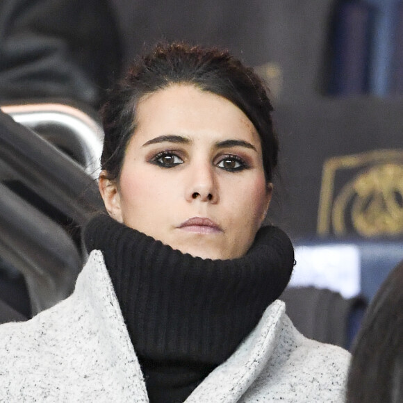 Karine Ferri encourage son compagnon Yoann Gourcuff lors du match Psg-Rennes au Parc des Princes à Paris le 6 novembre 2016. (victoire 4-0 du PSG)