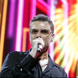 George Michael en concert à Paris, en 2006. 