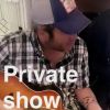 Gwen Stefani a partagé cette photo de son Noël en famille, ici avec Blake Shelton, sur Snapchat, le 24 décembre 2016