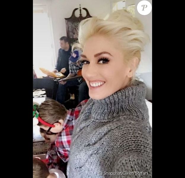 Gwen Stefani a partagé cette photo de son Noël en famille sur Snapchat, le 24 décembre 2016
