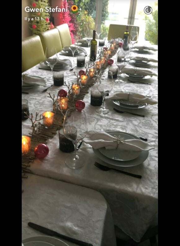 Gwen Stefani a partagé cette photo de son beau Noël en famille sur Snapchat, le 24 décembre 2016