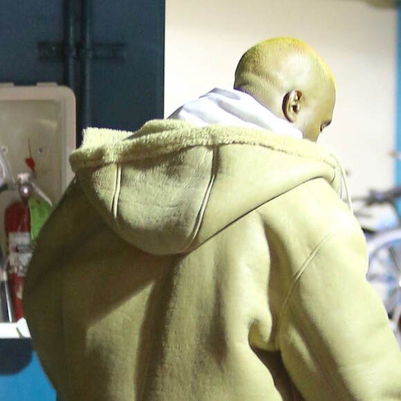 Kanye West à la sortie du cinéma Arclight à Los Angeles, le 26 décembre 2016.