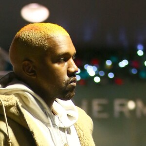 Kanye West à la sortie du cinéma Arclight à Los Angeles, le 26 décembre 2016.