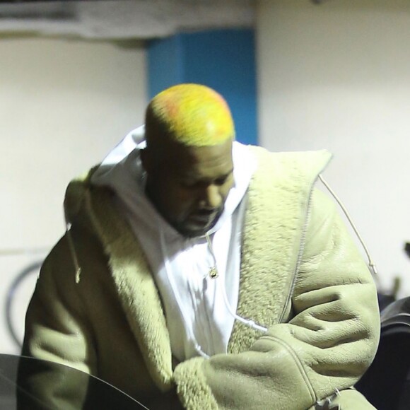 Kanye West à la sortie du cinéma Arclight à Los Angeles, le 26 décembre 2016.