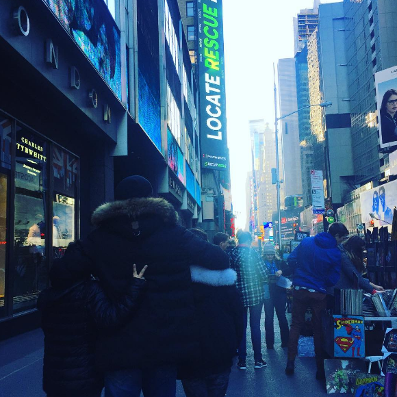 Kev Adams profite de vacances en famille à New York. Décembre 2016.